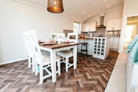 2 bedroom lodge for sale, Plot 6, PLANTATION HOUSE at Tallington Lakes, Barholm Rd PE9