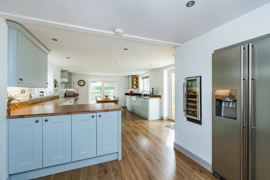 Kitchen/Breakfast