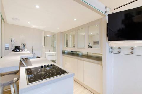 undefined, Earls Court Road, Earls Court, London, SW5