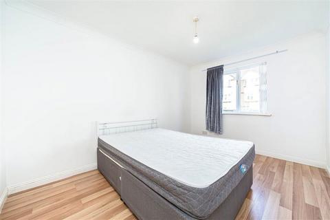 2 bedroom flat to rent, Rossetti Road, London SE16