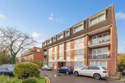 2 bedroom flat to rent, Ballards Lane, Finchley Central, London, N3