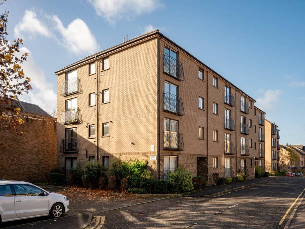 76725 East Parkside01