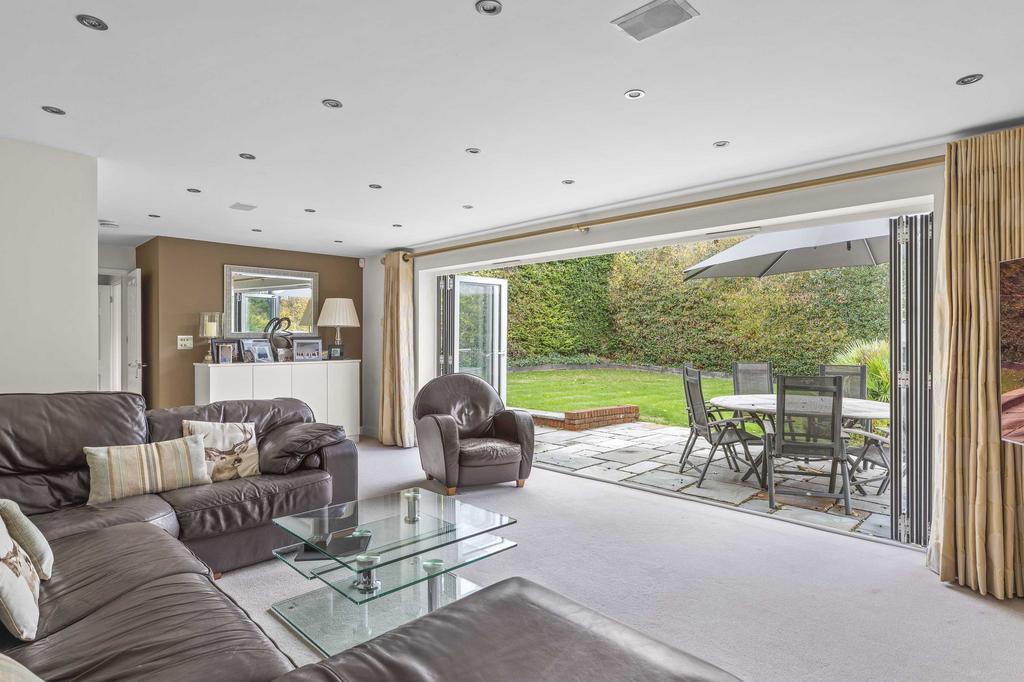 8 Spinfield Lane West, SL7 2 DB (LOW RES)-17