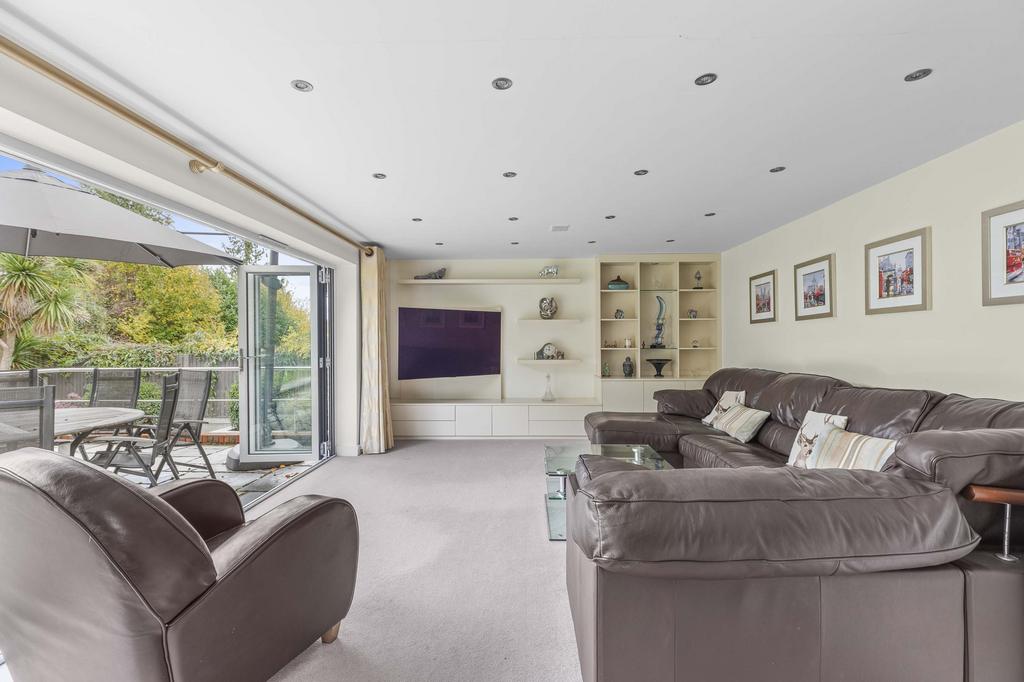 8 Spinfield Lane West, SL7 2 DB (LOW RES)-16