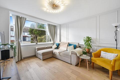 3 Ardrossan Gardens, Worcester Park, KT4 7AU