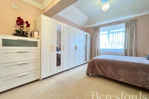 undefined, Warren Drive, Hornchurch, RM12