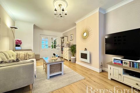undefined, Warren Drive, Hornchurch, RM12