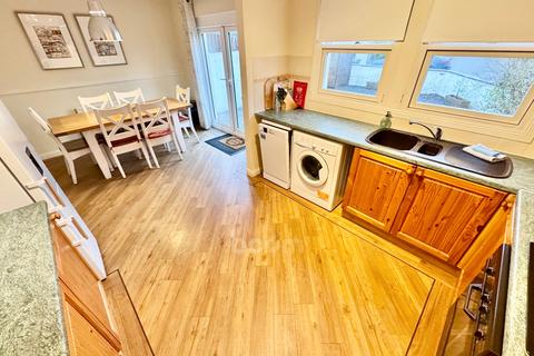 3 bedroom end of terrace house for sale, 43 Main Street, Lochwinnoch
