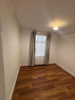 3 bedroom detached house to rent, Gordon Road, Chadwell Heath, Essex, RM6 6DB, UK