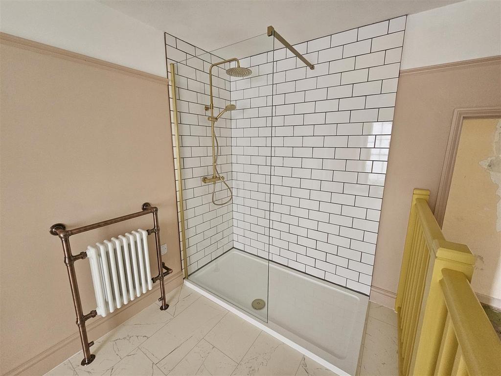 Large Shower.jpg