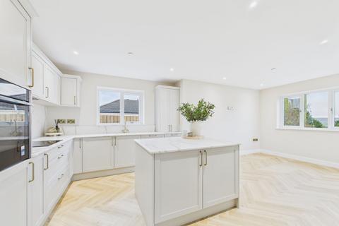 3 bedroom detached bungalow for sale, Parc Mansant Pontyates Llanelli Sa15 5TA