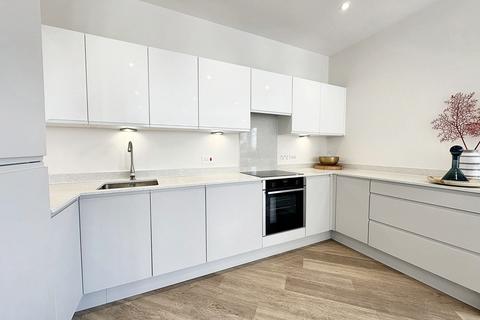 3 bedroom flat for sale, Poole