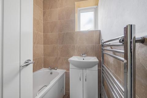 3 bedroom flat for sale, Fenwick Road, London