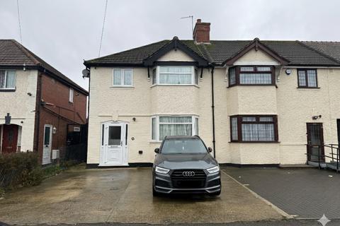 3 bedroom semi-detached house to rent, Hayes, UB4