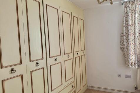 85138 flat finchley road london greater london nw