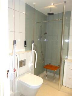 85138 flat finchley road london greater london nw
