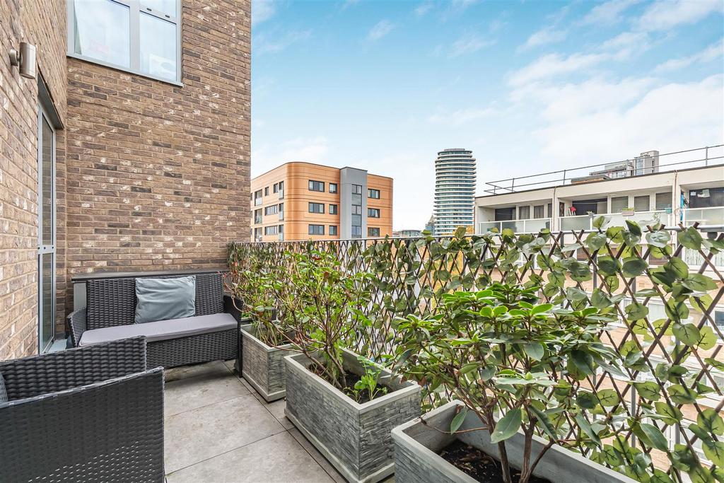 Eden harper-york road-sw11 16 .jpg