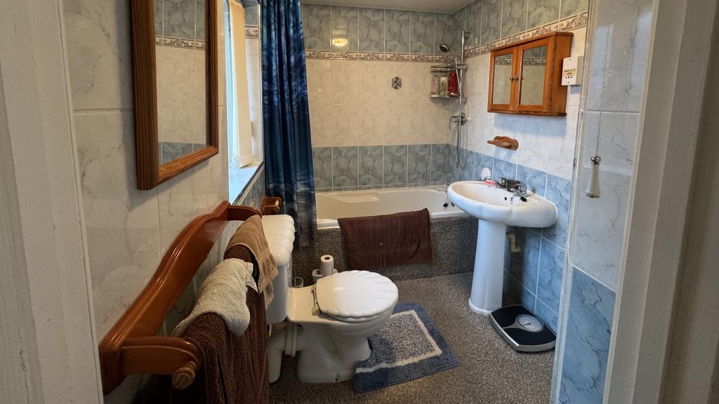 Main bathroom