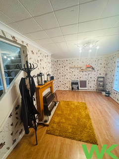 3 bedroom terraced house to rent, Farhill Close, West Bromwich, B71