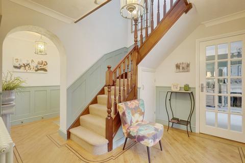 4 bedroom detached house for sale, Galleydene, Benfleet, SS7