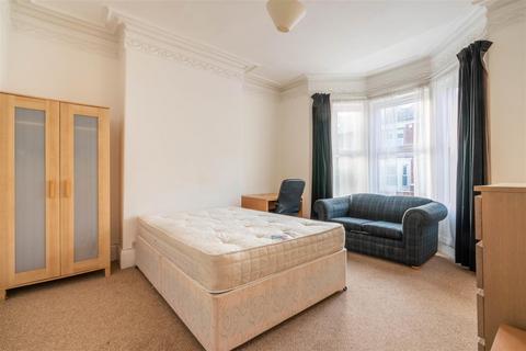 4 bedroom terraced house to rent, £105pppw - Warwick Street, Heaton, NE6