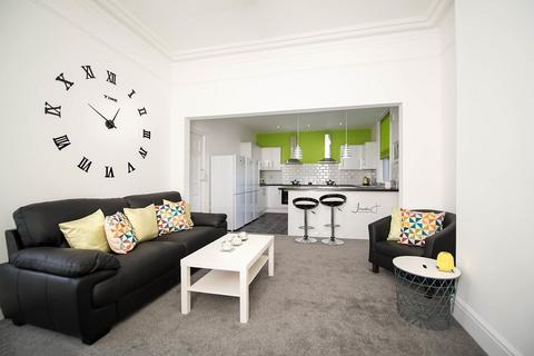 12 bedroom house share to rent, Stockport Road, Ashton Under Lyne,