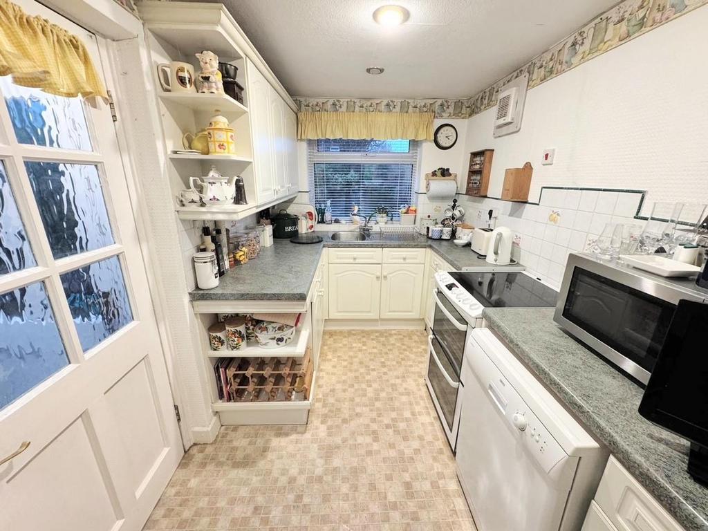 Kitchen/Dinining