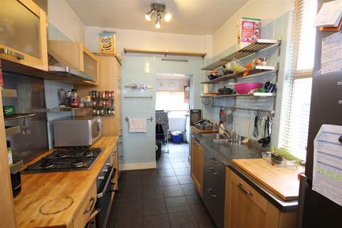 3 bedroom detached house to rent, Wells House Road, North Acton NW10 6ED