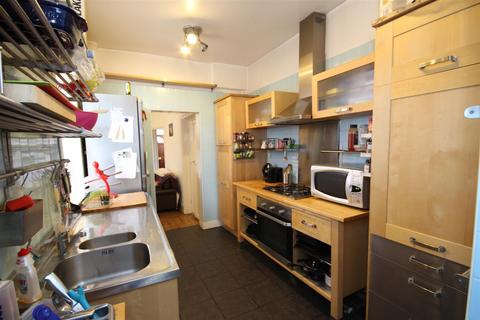3 bedroom detached house to rent, Wells House Road, North Acton NW10 6ED