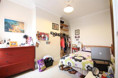 3 bedroom detached house to rent, Wells House Road, North Acton NW10 6ED
