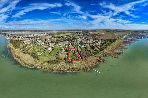4 bedroom bungalow to rent, Beacon Heights, St. Osyth, Clacton-on-Sea, Essex, CO16