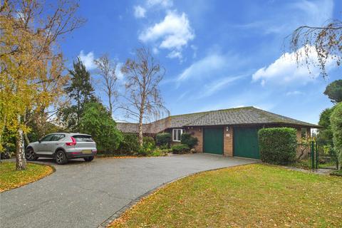 4 bedroom bungalow to rent, Beacon Heights, St. Osyth, Clacton-on-Sea, Essex, CO16