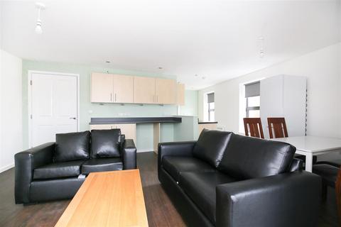 3 bedroom apartment to rent, £110pppw - Warton Terrace, Heaton, Newcastle Upon Tyne