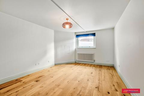 3 bedroom flat to rent, Inglewood Road, West Hampstead, London, NW6