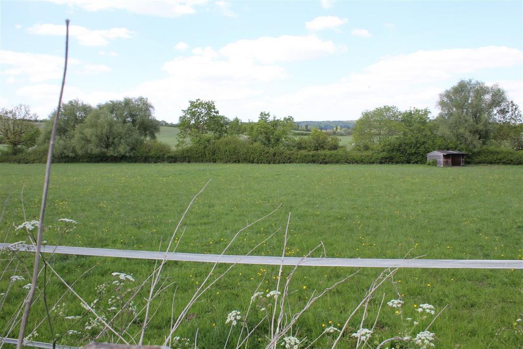 View to rear.jpg