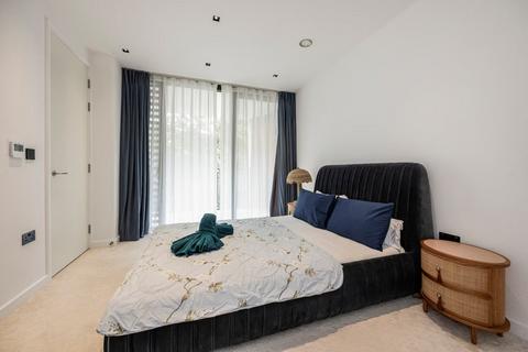 1 bedroom flat to rent, Cluny Mews, London, SW5
