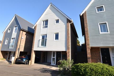 4 bedroom detached house for sale, Peacocke Way, Rye