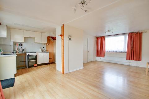 undefined, SHOLING! CHAIN FREE! OPEN PLAN LIVING!