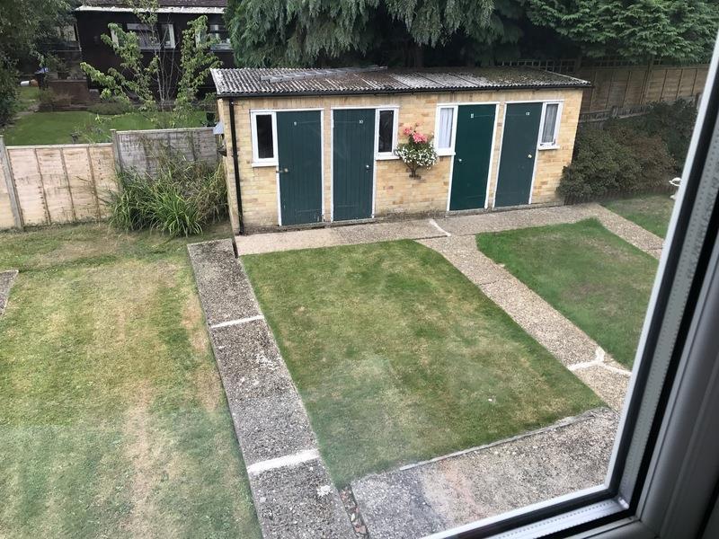 10 Little Bentswood Garden.jpg