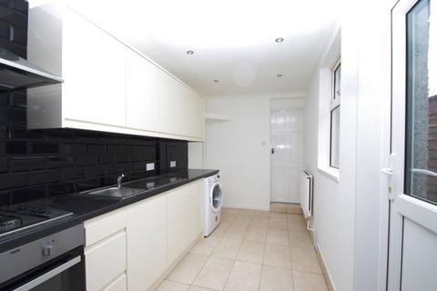 3 bedroom terraced house to rent, Watford, Watford, WD18