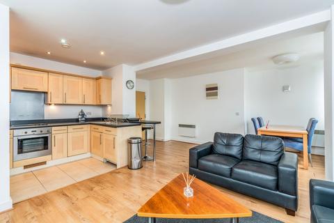 2 bedroom flat to rent, High Street, Southampton, SO14