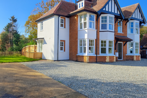 undefined, Pikes Hill, Lyndhurst SO43