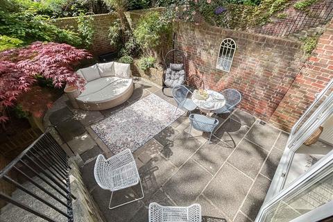 undefined, Woodsford Square, Holland Park, London, Royal Borough of Kensington and Chelsea, W14