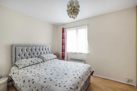 undefined, Haygreen Close, Kingston Upon Thames KT2