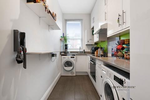3 bedroom apartment for sale, Dunster Gardens, NW6