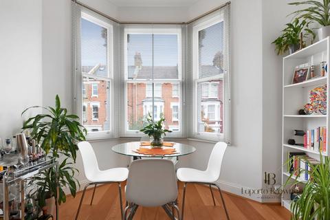 3 bedroom apartment for sale, Dunster Gardens, NW6