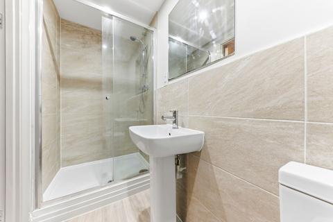 2 bedroom ground floor flat for sale, Flat 17, Centenary House, 53 North Street, Leeds, Yorkshire