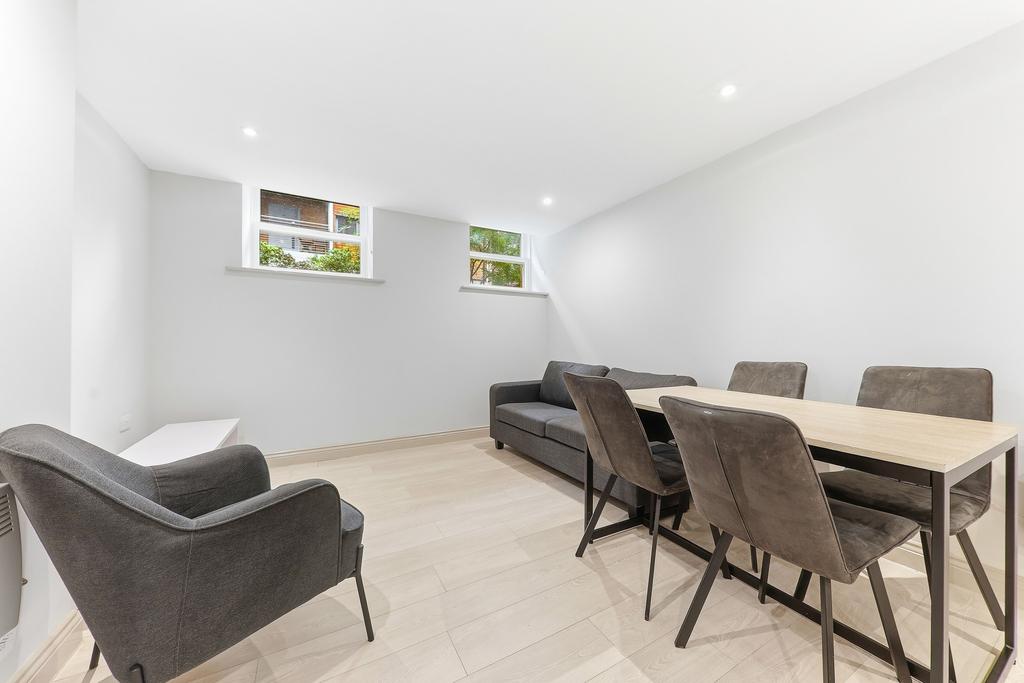 Living Room/diner