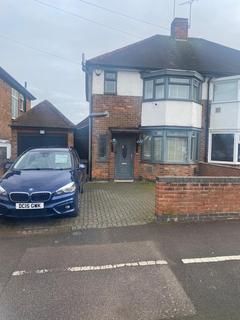 3 bedroom semi-detached house to rent, Colchester Road, Leicester LE5