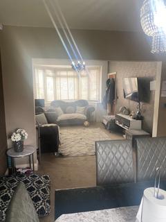 3 bedroom semi-detached house to rent, Colchester Road, Leicester LE5